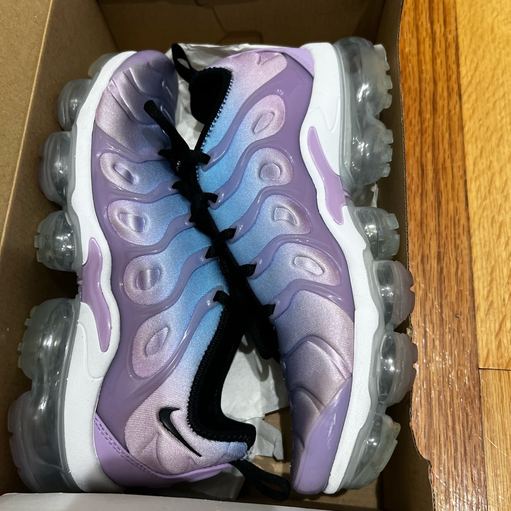 WOMENS NIKE VAPORMAX LILAC VARSITY BLUE SIZE 9 US